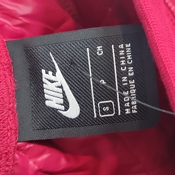 CJ6256-620 NIKE Red berry Quilted Jogger Pants - Picture 8 of 9